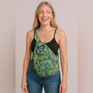 KAVU NWOT Rope Sling Bag – Multicolor Circle Print